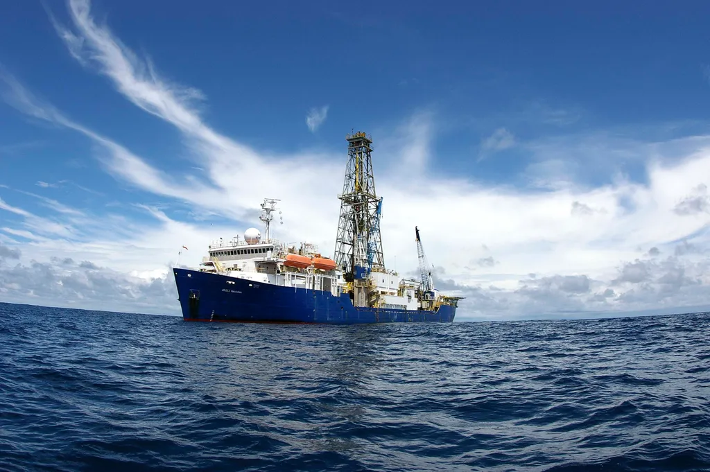 The JOIDES Resolution. (Photo courtesy of Arito Sakaguchi/IODP JRSO)